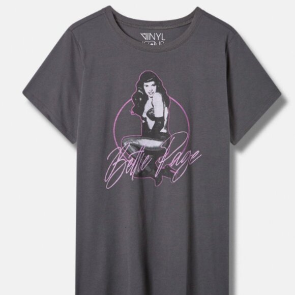 BETTIE PAGE Tshirt Torrid size 1 - Picture 1 of 3